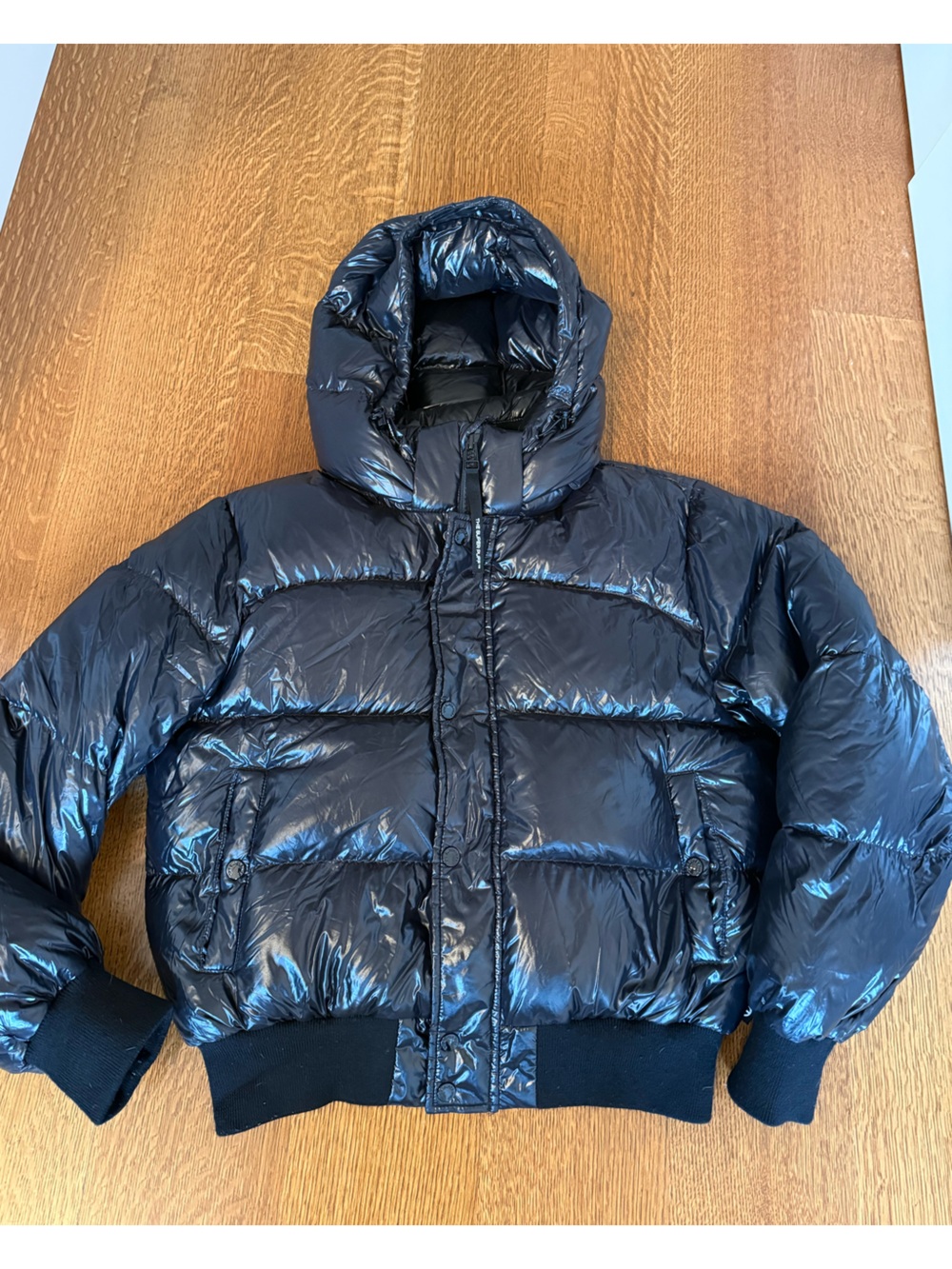 Aritzia TNA Super Puff Hi-Gloss Black Bomber Puffer Jacket sz M